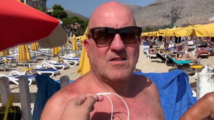 Estate infinita a Mondello: spiaggia affollata