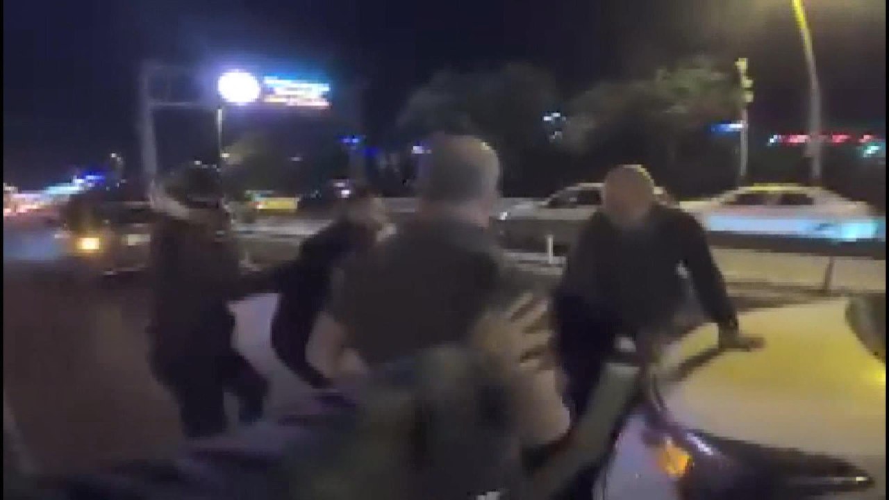 İstanbul'da yol verme tartışması tekmeli yumruklu kavgaya dönüştü
