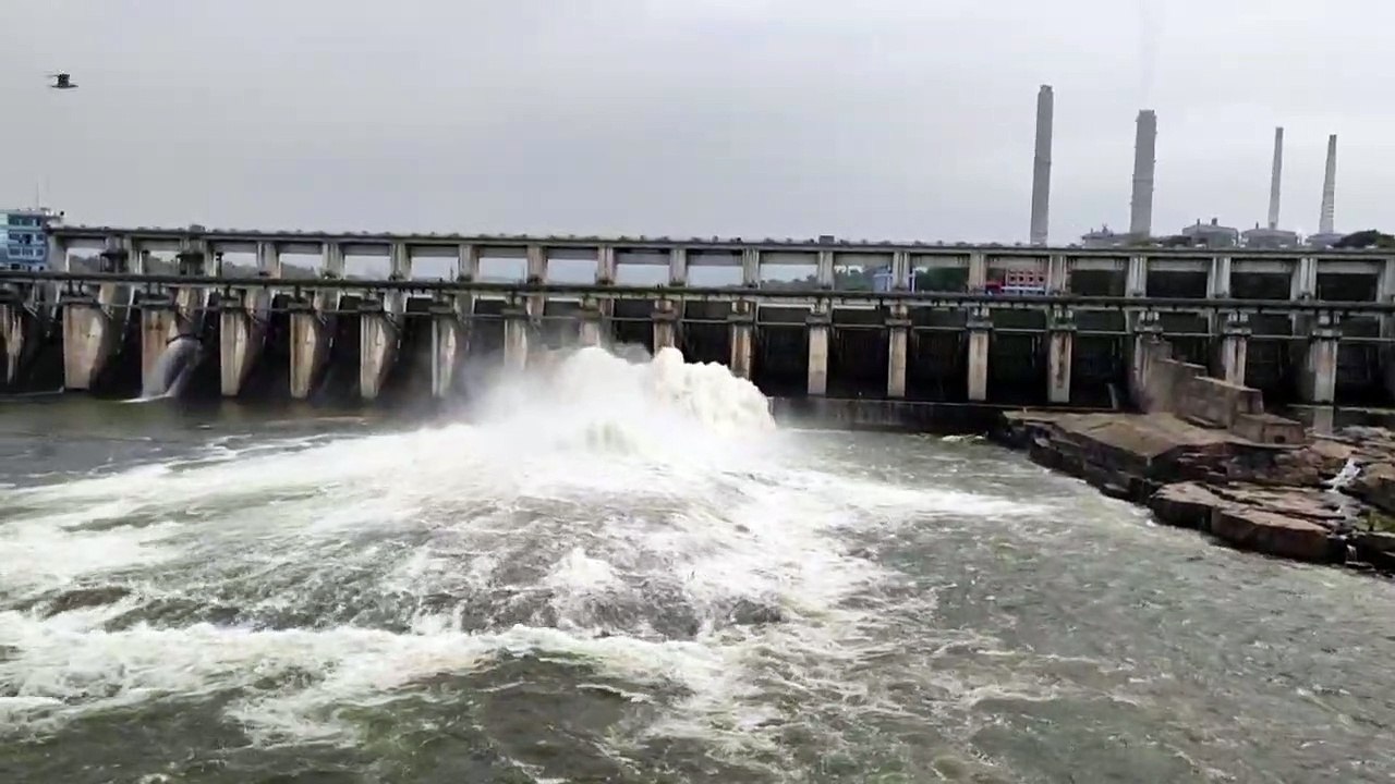 Alert : खतरे के निशान से ऊपर बह रही चम्बल, गांध...