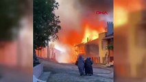 Kastamonu'da çıkan yangında 8 ev ve 3 samanlık kullanılamaz hale geldi