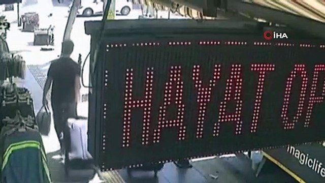 Manavgat'ta Kırmızı Işık İhlali Kaza Getirdi