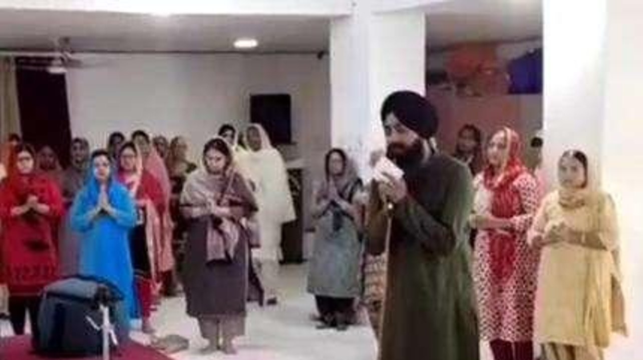 मंदसौर: गुरुद्वारे में गुरु ग्रंथ साहिब का प्रकाश पर्व मनाया गया, हुआ विशाल लंगर का आयोजन