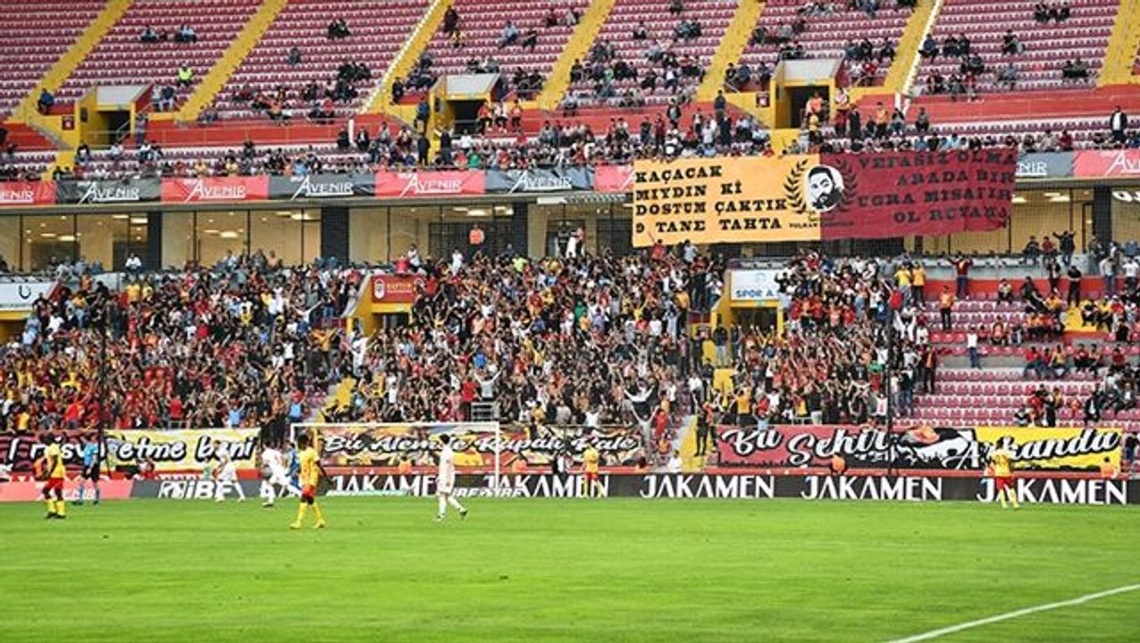 Maç bitti, milletvekilleri birbirine girdi: Vekil misin mafya m?, sen git bakanın gelsin