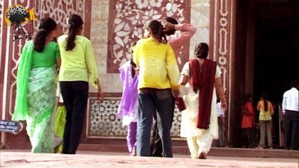 AGRA | Tourist places - Vrindavan, Mathura, Taj Mahal, Agra Fort | Street Food | Complete Tour Guide