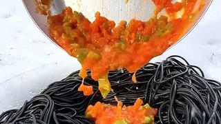 murekkep balikli spagetti nasil yapilir siyah makarna