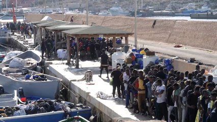 روما تطلب مساعدة أوروبا في إدارة أزمة اللاجئين بجزيرة لامبيدوسا