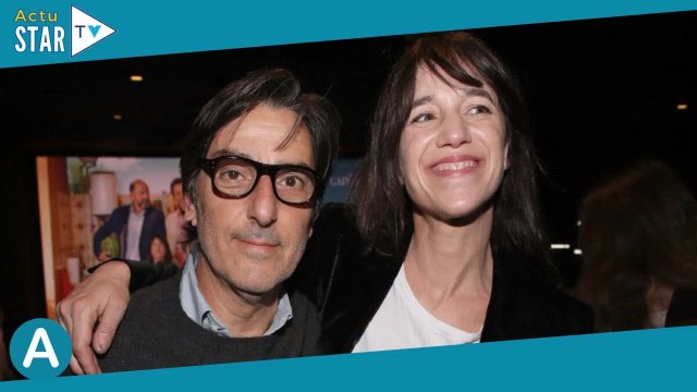 Charlotte Gainsbourg Son compagnon Yvan Attal gêné, ces scènes avec elle qu'il ne peut pas regarde
