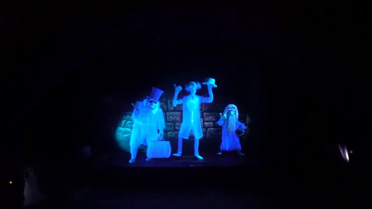 Disney Park Goers Shared Some Of The Grossest Things They’ve Seen At Disneyland, And There Are Some Common Themes