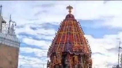 తిరుపతి జిల్లా: రథం లాగేందుకు పోటీ పడ్డ వేలాదిమంది భక్తులు