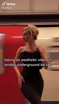 Influencer limita accesso a passeggeri in metro per realizzare VIDEO perfetto