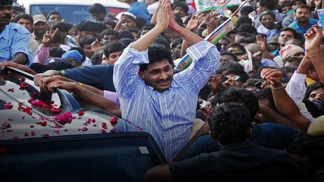 YS Jagan ప్రజాశీర్వాద యాత్ర ఎప్పుడంటే? TDP Janasena తో మైండ్ గేమ్ | Telugu Oneindia