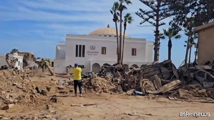 Derna a una settimana delle devastanti inondazioni, detriti e morte