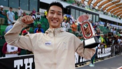 우상혁, 다이아몬드 트로피 들고 파이널 우승자들과 세리머니 / YTN