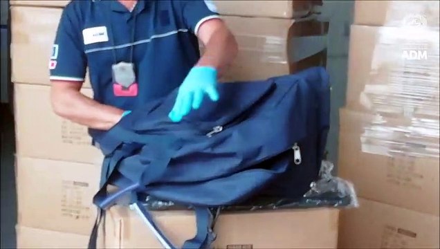 Livorno, scatta il sequestro per 2.800 borse sportive pericolose per la salute