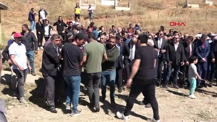 Salihli'de kaza sonucu hayatını kaybeden hakim ve eşi Sivas'ta toprağa verildi