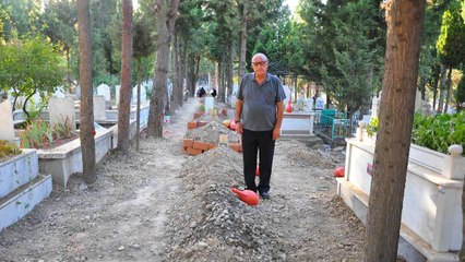 Torununun cenazesini bisküvi kutusuna koyup verdiler