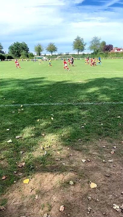 L’incroyable but en solitaire de notre numéro 9 Elidia en u13 Espoir