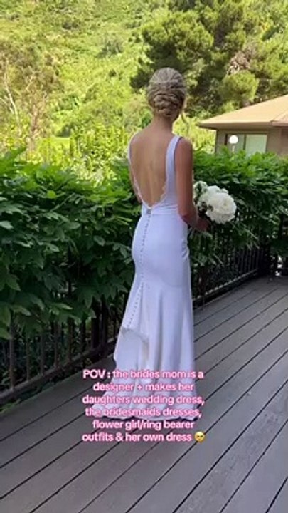 Noiva e damas de honor surpreendem com vestidos feitos pela mãe da noiva