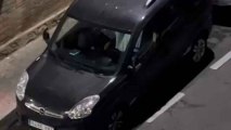 La Policía de Alicante detiene a un ladrón en el interior de un vehículo.