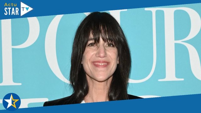 Beaucoup de billets de 500 francs Charlotte Gainsbourg révèle ce qu’il se cache dans la mallette