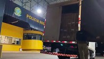 Guaíra: PRF apreende 300 mil maços de cigarros paraguaios em caminhão com placas clonadas