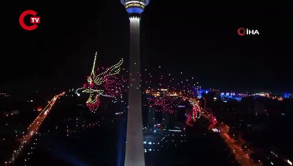 Çin’de bin dronla ejderha gösterisi