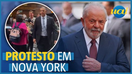 Brasileiras que moram nos EUA protestam contra Lula em NY