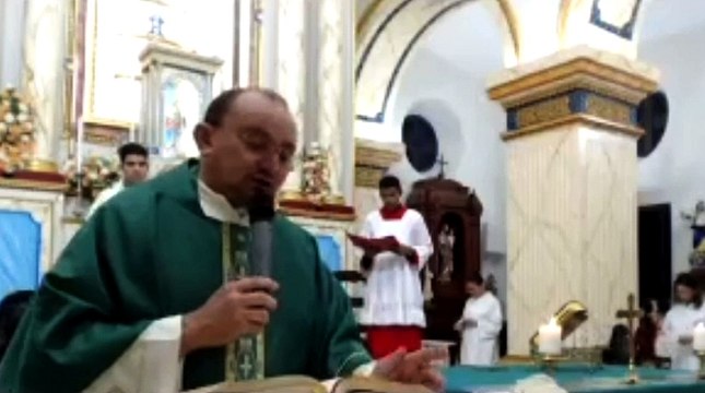 Missa é interrompida após tiroteio que deixou homem morto próximo a igreja