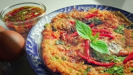 ไข่เจียวทรงเครื่อง สูตรเด็ดประจำบ้าน หอม พริกแกง | This is the most delicious Omelet I've ever had!