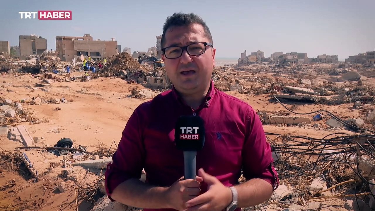 Libya'nın Derne kenti çamurla kaplandı