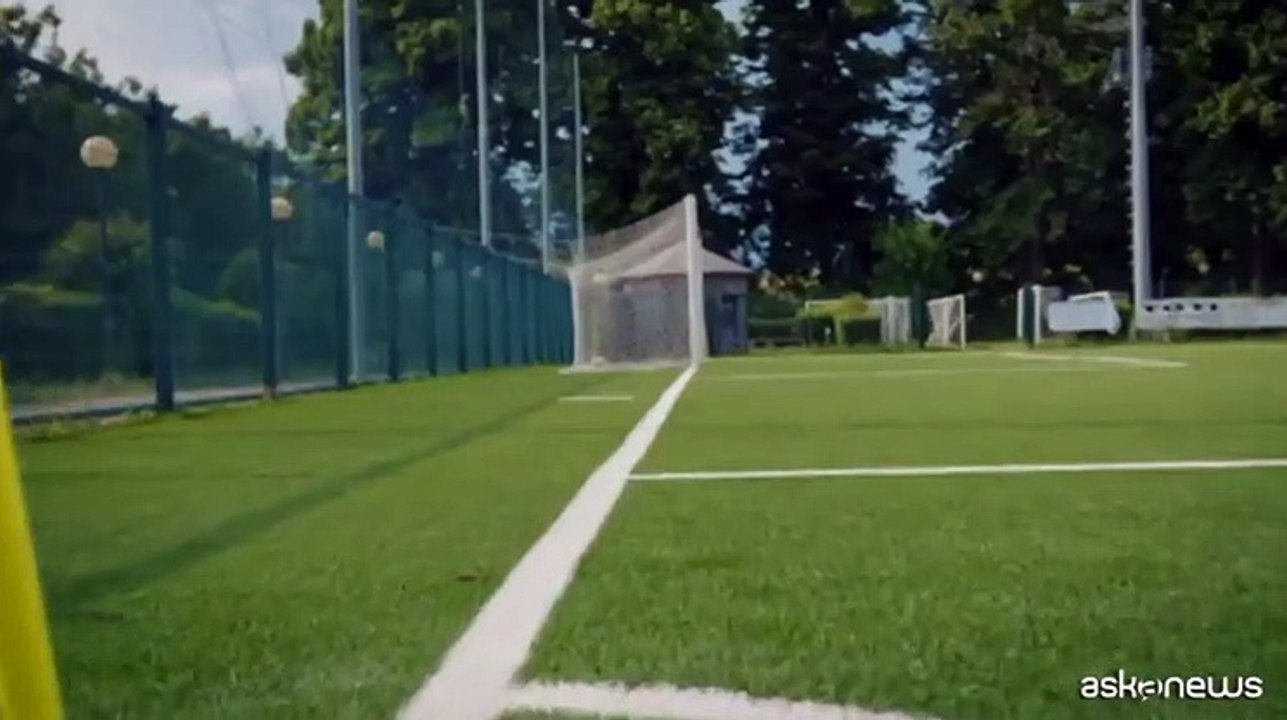 Salute, Fabio Caressa in campo per lo spot "Tutta un'altra SMA"