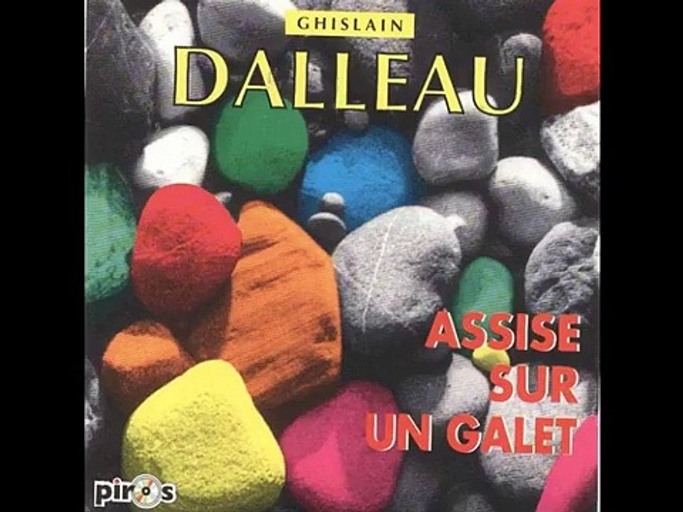 ASSISE SU UN  GALET