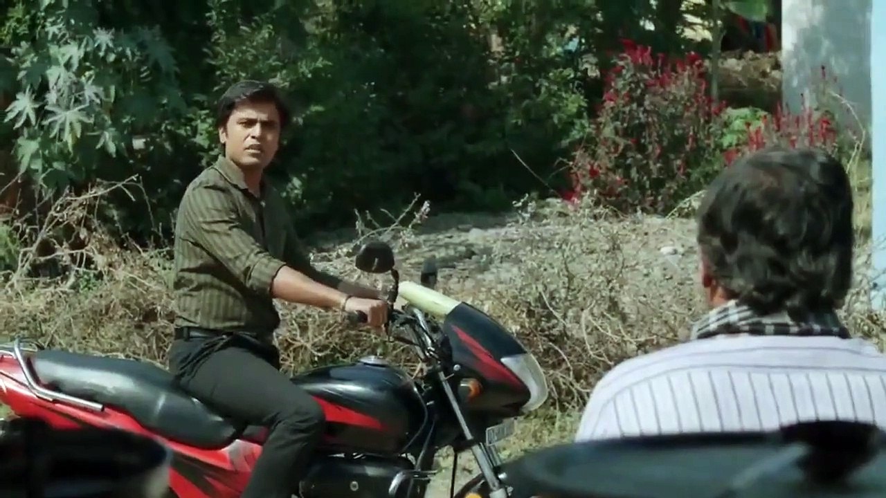 Dekh Raha Hai Binod Meme Clip