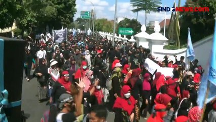 Ratusan Pedagang Teras Malioboro 2 Geruduk Balaikota Yogya