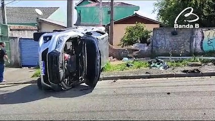 Acidente entre caminhonete e carro deixa oito vítimas no Capão Raso