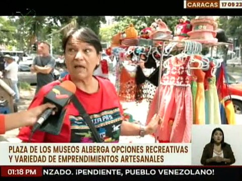 Emprendedores artesanales exponen sus productos en la Plaza de los Museos de Caracas