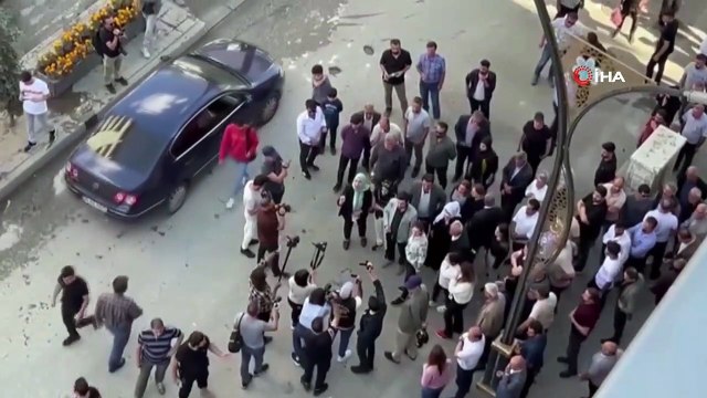 Hakkari'de PKK Operasyonlarını Protesto Eden Gruba Polis Müdahale Etti
