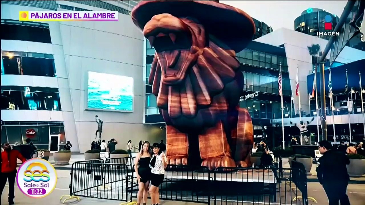 Carín León triunfa en Los Ángeles festejando las fiestas patrias