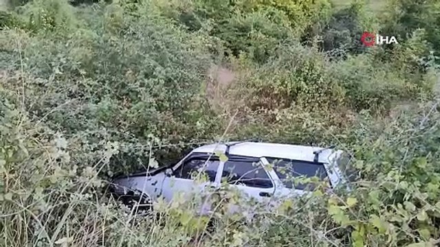 Lastiği patlayan otomobil şarampole uçtu: 4 yaralı