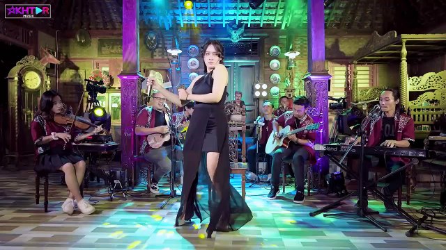 Della Monica - Aku Rindu Padamu (Evie Tamala) _ Akustic Ambyar