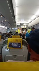 Blanca Cañizares habla con los servicios médicos en tierra