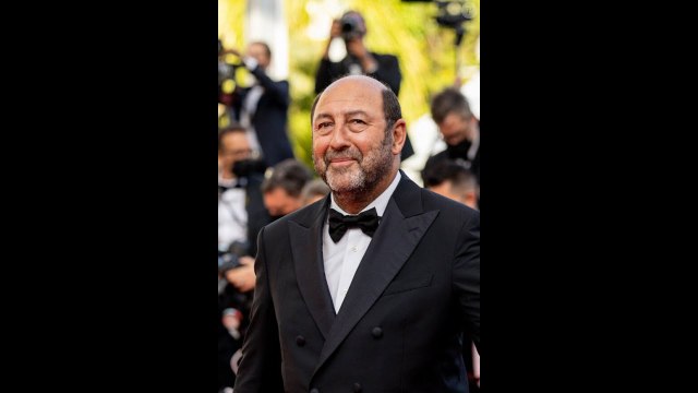 Kad Merad fait des révélations chocs sur ses parents : J'ai appris très tard que mon père était e