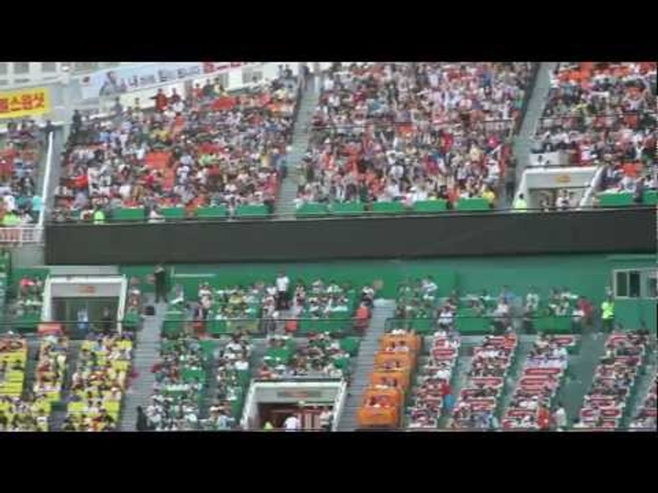 Lotte Giants Slow Motion Wave