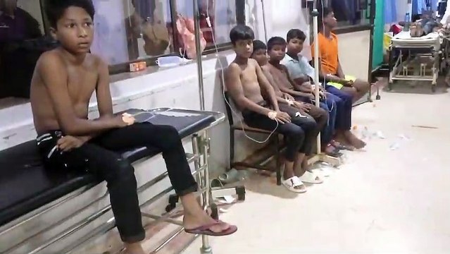 एकलव्य विद्यालय के छात्रों ने खाया जहरीला खाना, अस्पताल में भर्ती - देखें वीडियो