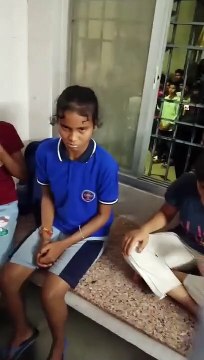 एकलव्य विद्यालय के छात्रों ने खाया जहरीला खाना, अस्पताल में भर्ती - देखें वीडियो