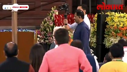 जुन्या संसद भवनातील शेवटची भेट - मोदींसमोर पवार आले तेव्हा..