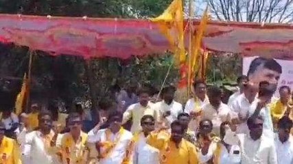 చిత్తూరు జిల్లా: కుప్పంలో టీడీపీ నేతల వినూత్న నిరసన