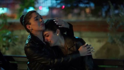 Oyunculuğundan dolayı linç edilen Hande Erçel, ağlama sahnesindeki performansıyla alkış topladı