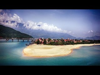Train From Danang To Hue Over The Hải Vân Pass