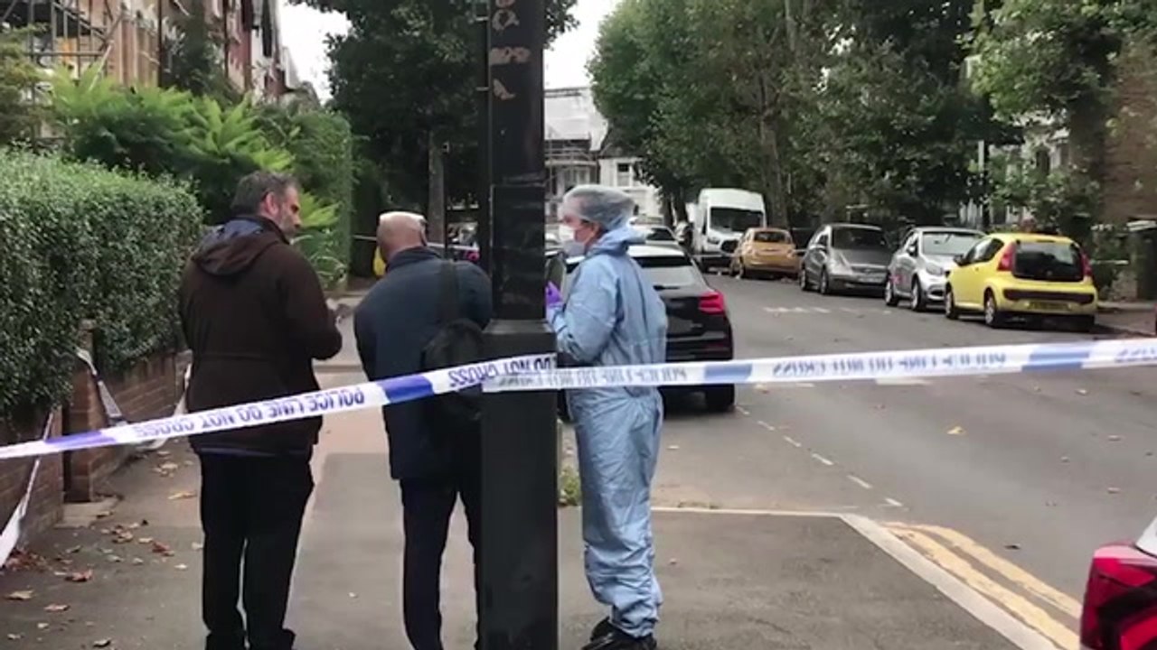 finsbury-park-murder-probe-as-man-52-stabbed-to-death-video